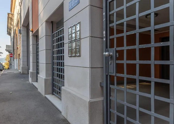 Apartment Esclusiva Con Terrazza/ultra Wi-fi/free Park Trieste