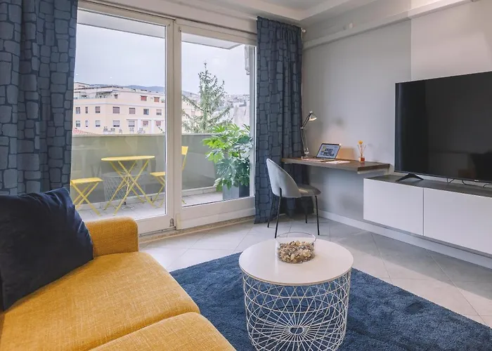 Esclusiva Con Terrazza/ultra Wi-fi/free Park Apartamento Trieste